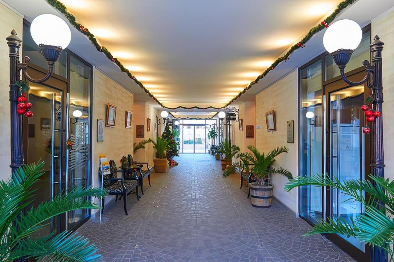 Private Apartments By The Sea With A Large Terrace In Apart Hotel! Pomorie Exterior foto